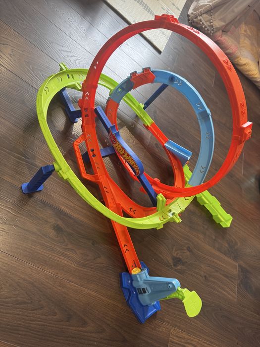 Продам Игровой набор Hot Wheels Испытания гиперпетли (HTK16)