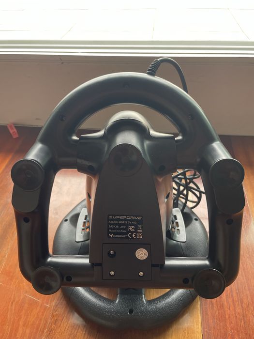 Volante Super Drive 400 – Quase Novo | PS4 · Xbox One · PC · PS3