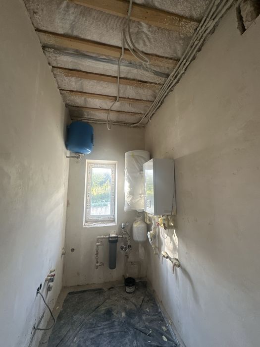 Продам будинок -американку . Газ , гараж , 8 соток двлянка