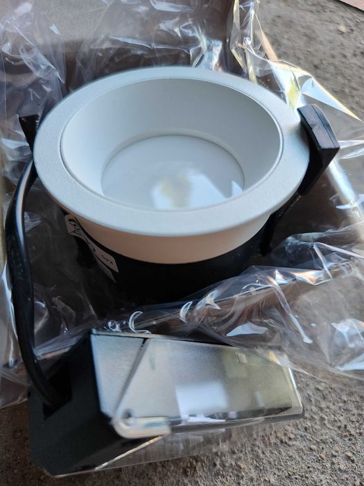 Illuxtron Strada 75 HV-FD WS spot downlight LED 10.5W 600 lumenów