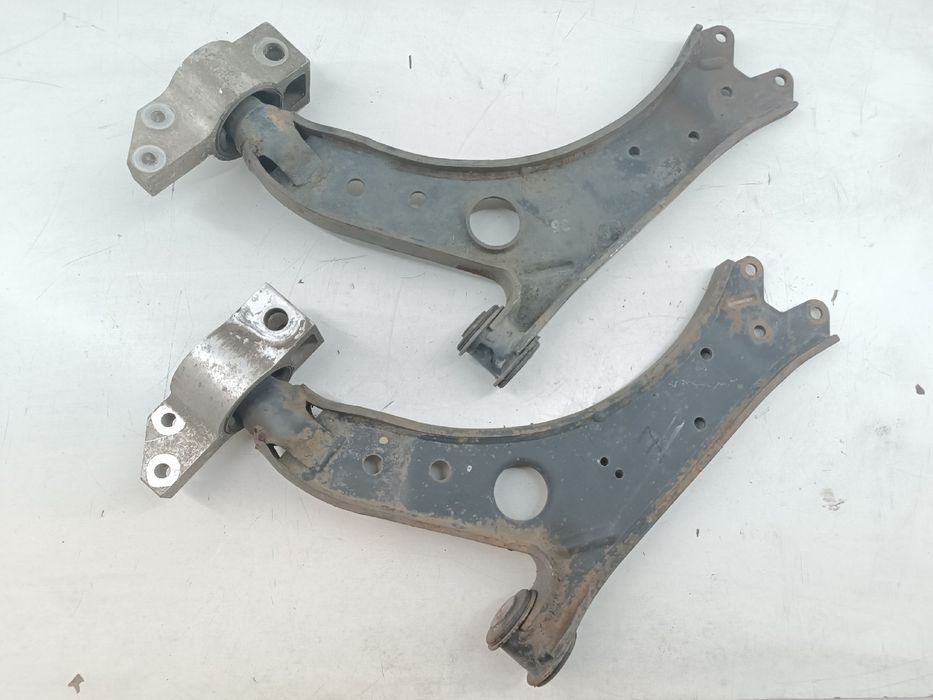 Braços de suspensão esquerdo e direito - VOLKSWAGEN CADDY II Combi (9K9B) | 95 - 04