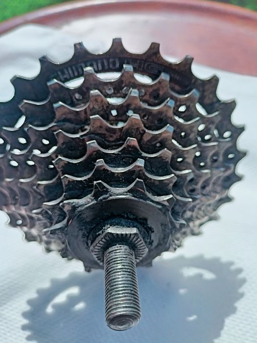 7 rzędowy wolnobieg rowerowy Shimano.