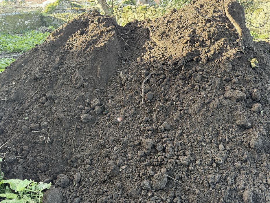 Terra pra jardim