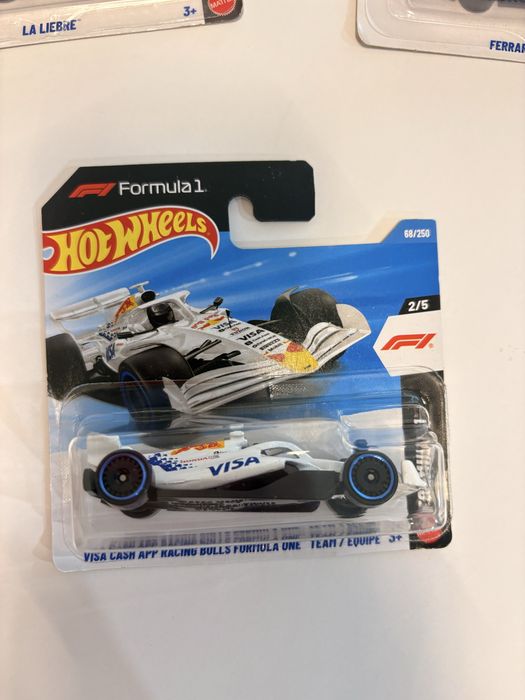 Колекційні машинки hotwheels