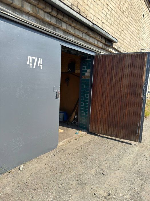 Продаю гараж (без торга)