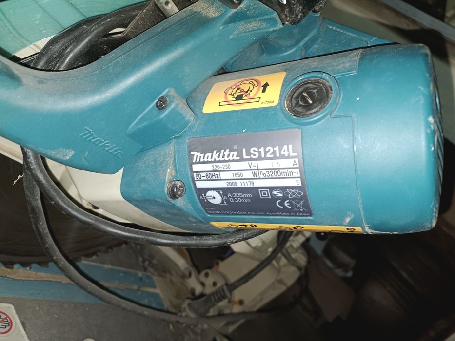 Лобзік. Торцовка. Стусло. . Станок для різки каменю. Вологоріз.