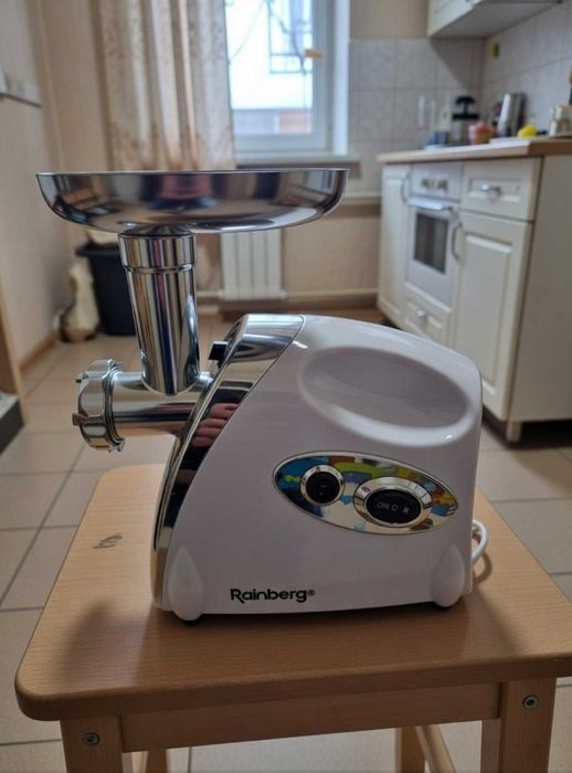 М'ясорубка електрична 3800 Вт потужна з соковижималкою насадки