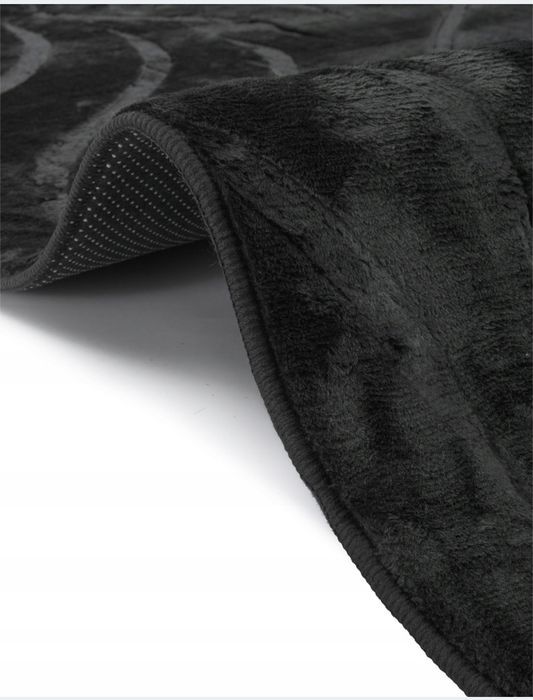 Nowy czarny dywan glamour do pokoju 80x150 cm