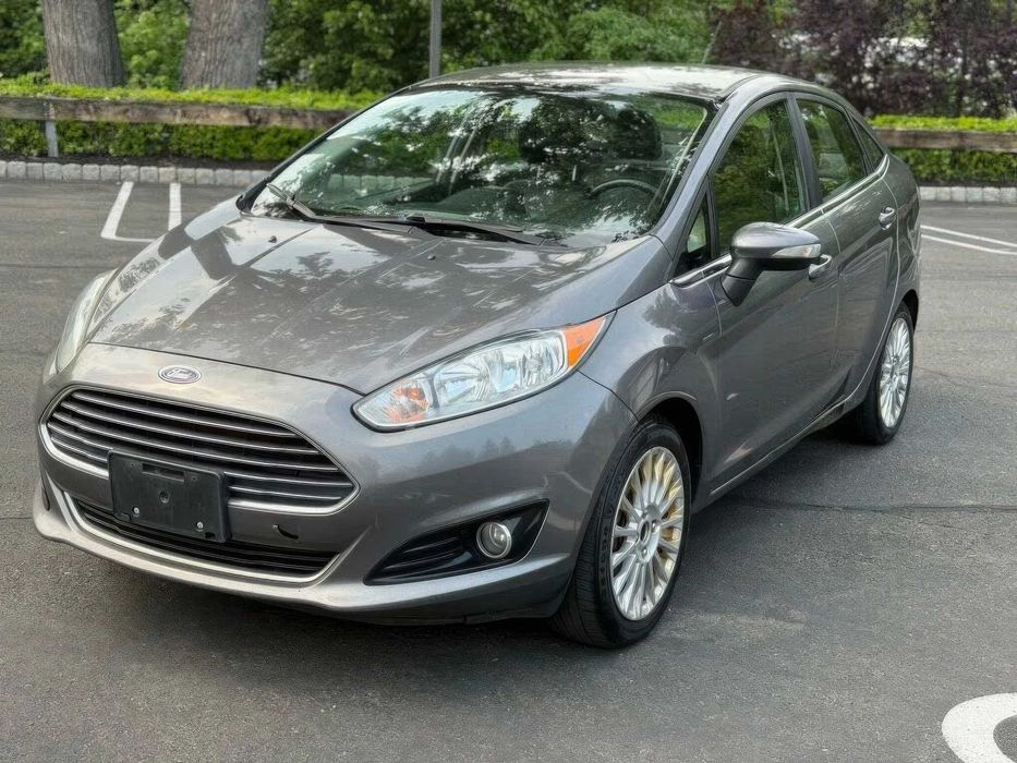 Ford Fiesta Titanium      2014