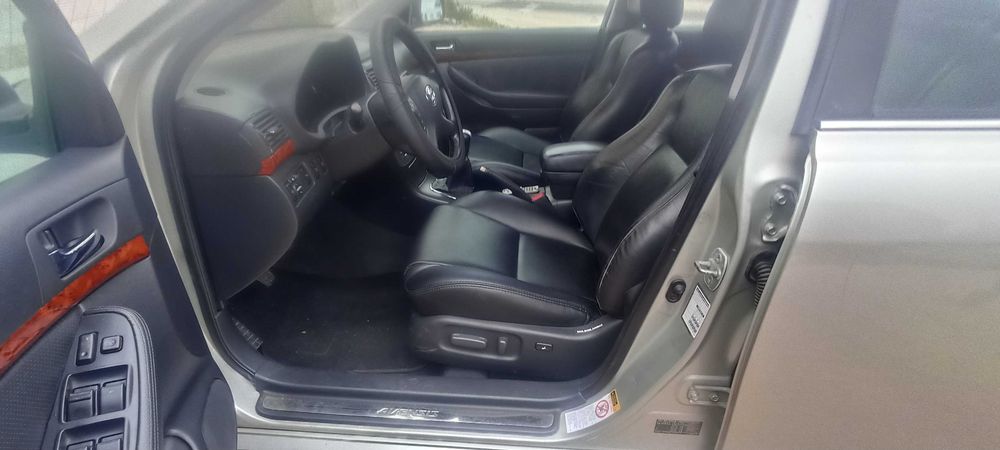Toyota Avensis 2.0D T25 ano 2003 com 230kms