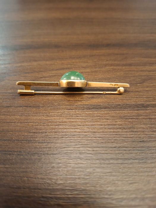 Zabytkowa złota 14K (583) BROSZKA Z NEFRYTEM