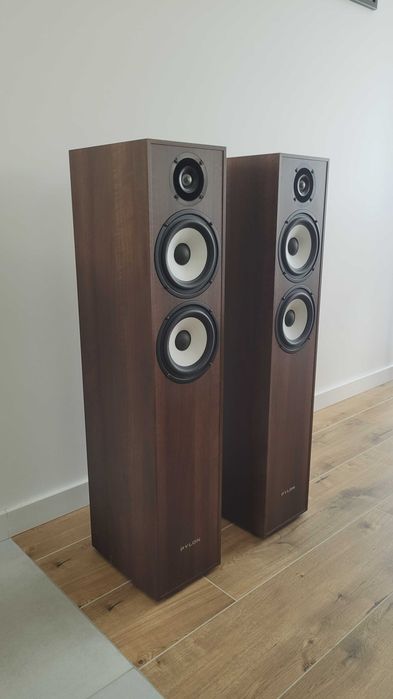 Kolumny Pylon Audio Pearl 25 Orzech