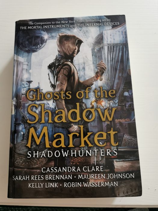 Książka Ghosts of Shadow Market po angielsku