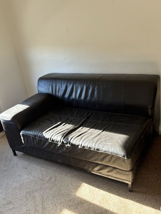 Sofa em pele em bom estado