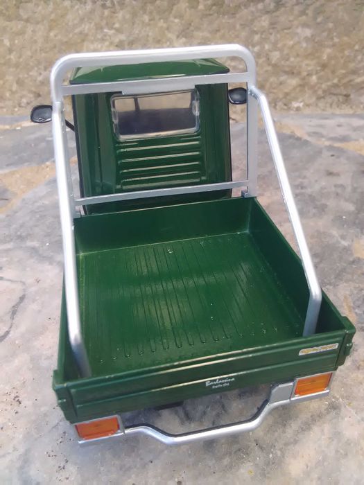Antiga Miniatura Mota  Triciclo Piaggio Ape 50cc.