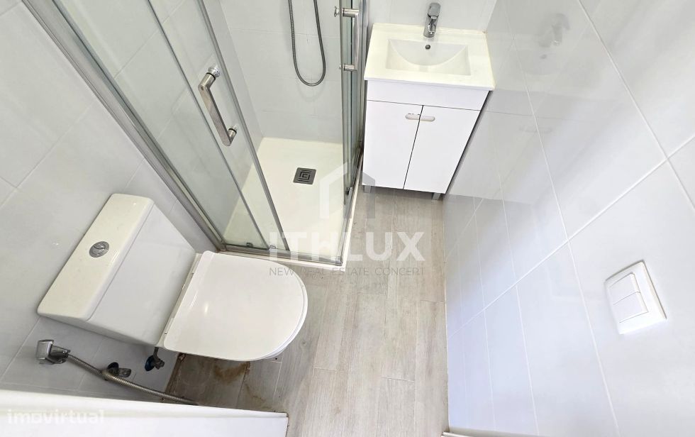Apartamento T2 com 2 WC -Remodelado com vista rio na Graça