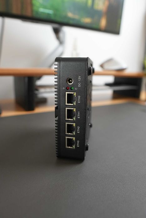 Router Pfsense J4125 2.5gbe + SSD + RAM64585667776131121