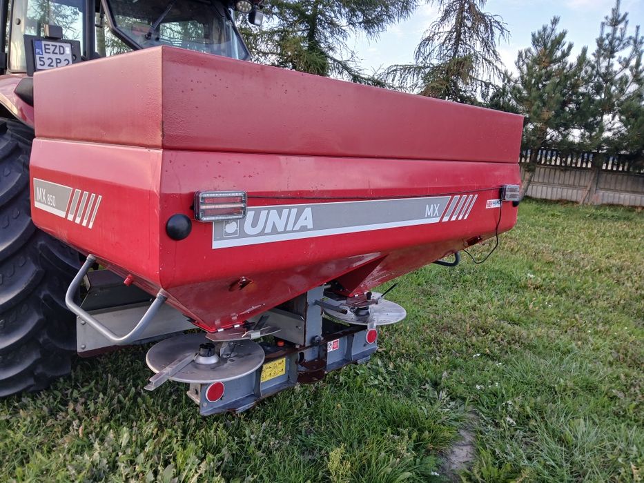 Rozsiewacz Unia Mx850
