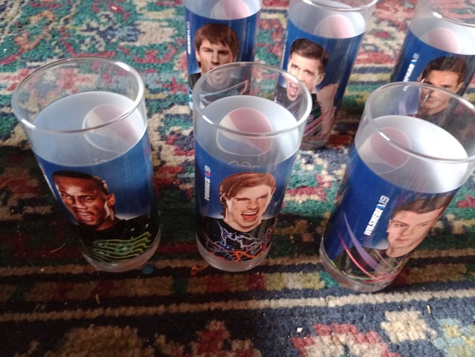 Szklanki Pepsi piłkarze
