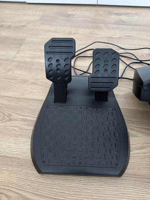 Volante e pedais Ferrari 488 GTB Edition para PlayStation