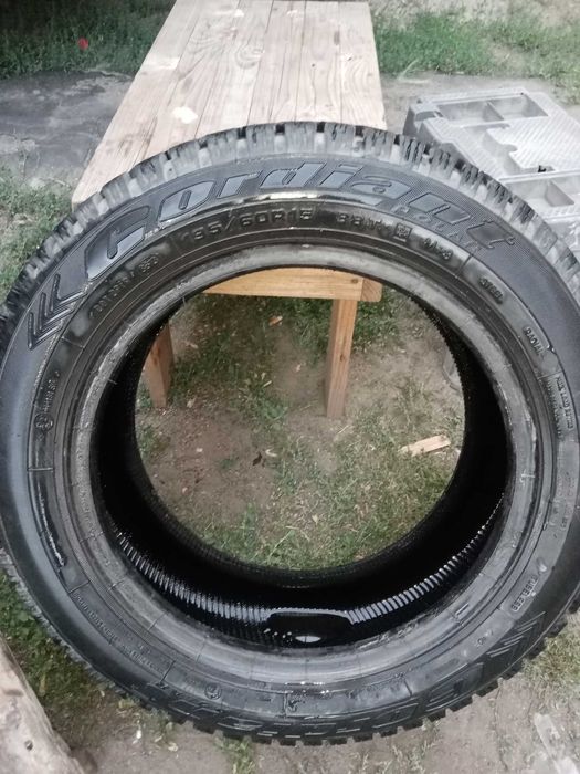 Продам резину Cordiant
 Зима шипованая 1 шт
  195/60  R15 
Цена 700