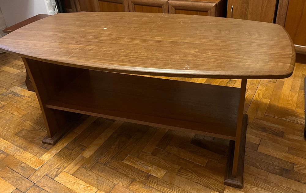 Столик низький для вітальні, 400 грн.
