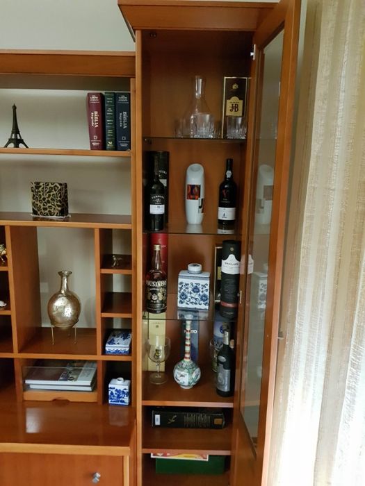 Estante / móvel de sala em cerejeira