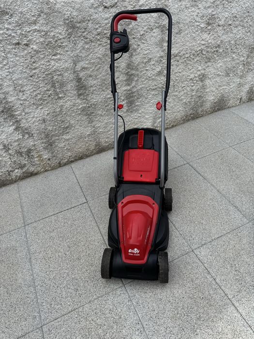 Maquina de cortar relva