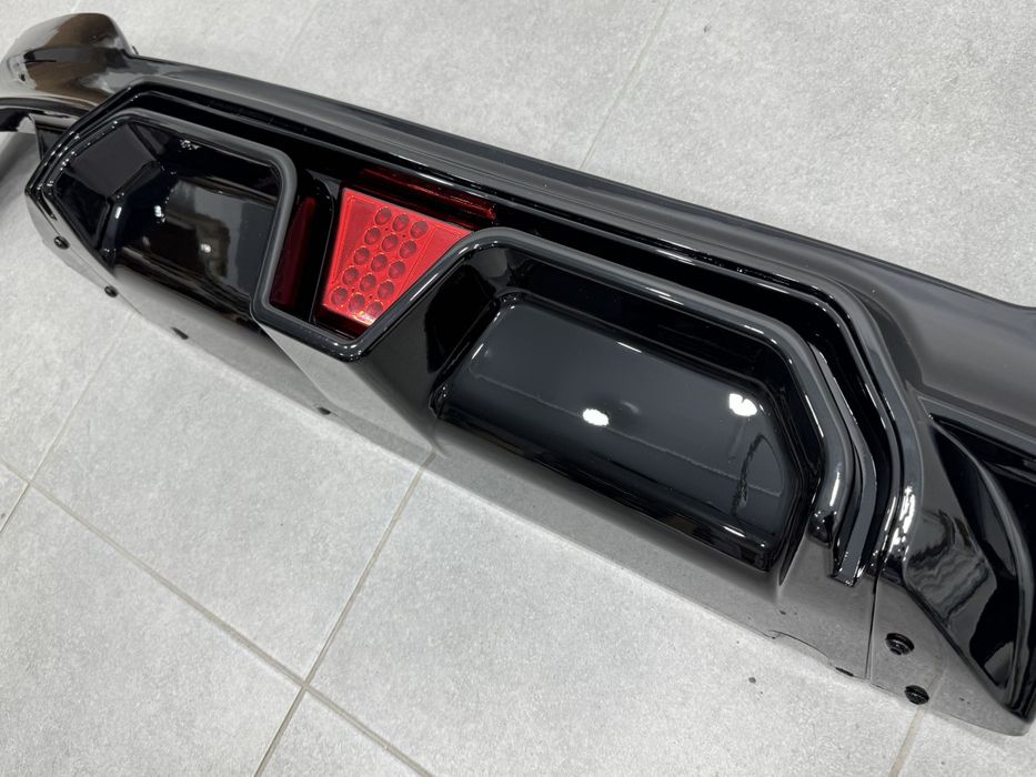 Дифузор G30 Competition BMW 5 накладка заднього бампера зі стопом