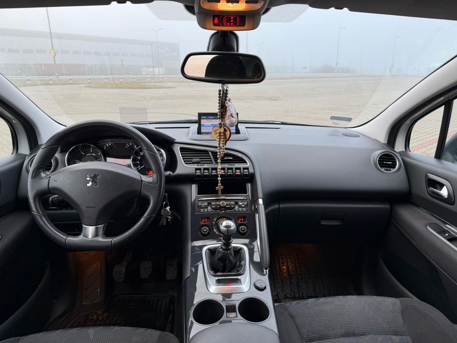 Peugeot 3008 1.6 Ehdi biała perla bogata wersja