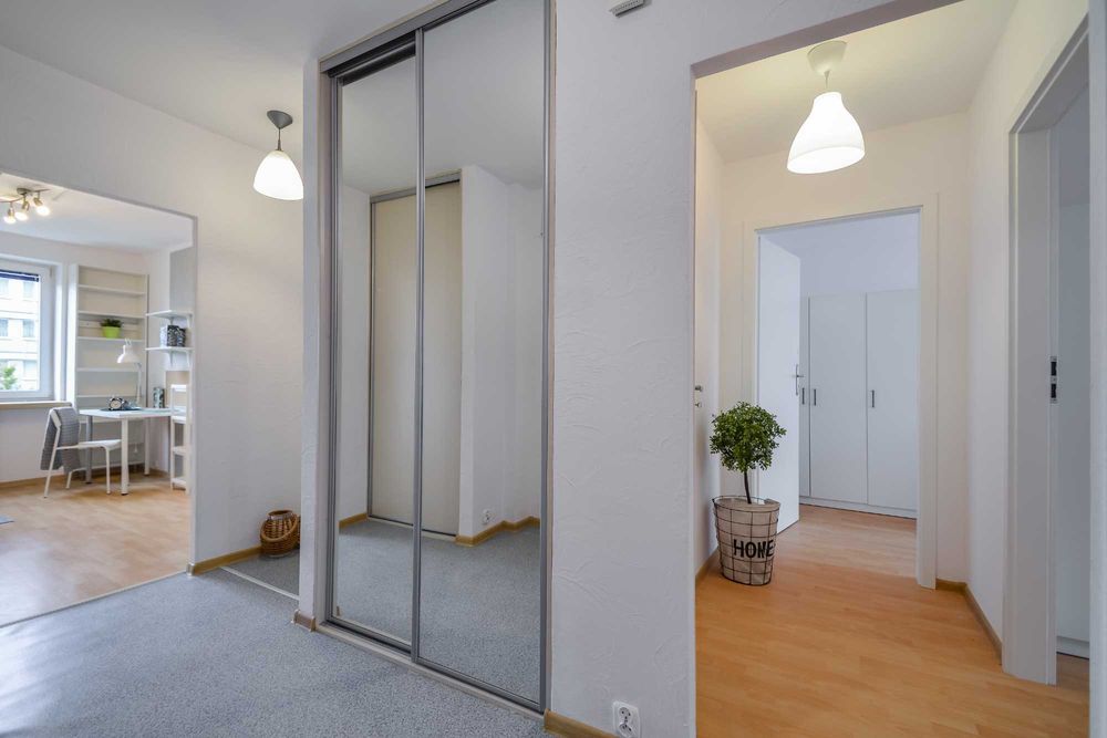 Pokoje jednoosobowe - os. Centrum E 6 - Plac Centralny – AKF, PK