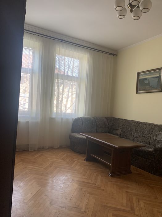 Продаж квартири 4кімнати вул Шептицьких ( універ)