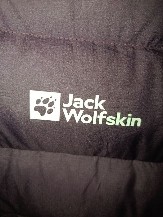 Пуховик лёгкий Jack Wolfskin,розмір L ,гарний стан!