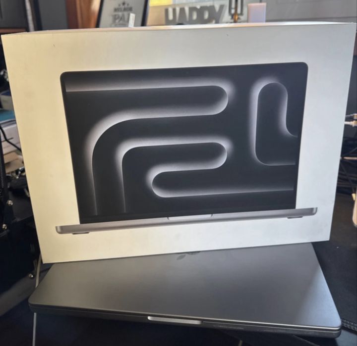 MacBook Pro 2023 - Apple M3 Pro | 16 GB RAM | 512 GB SSD64740900625283124