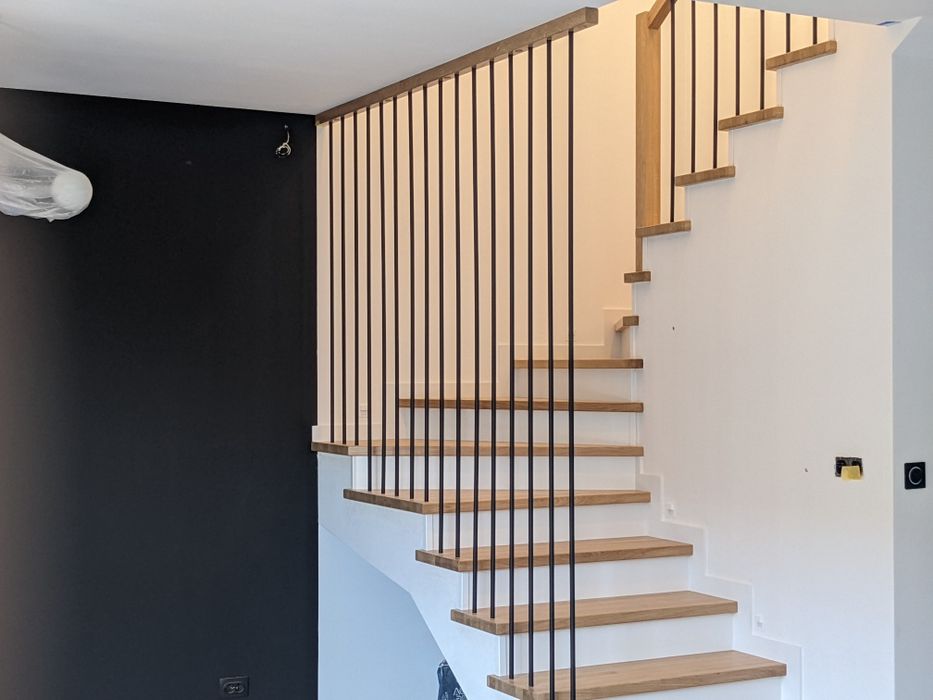 Schody drewniane balustrady producent
