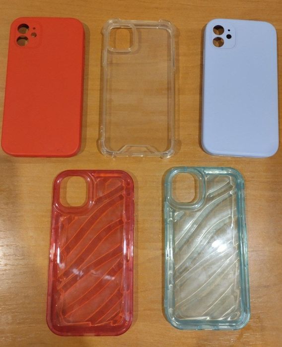 Чехлы на iPhone 11