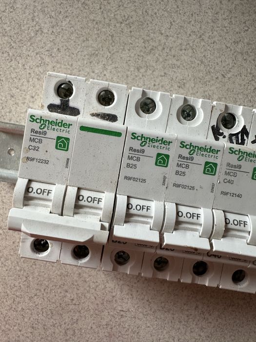 Автомати schneider 7 шт