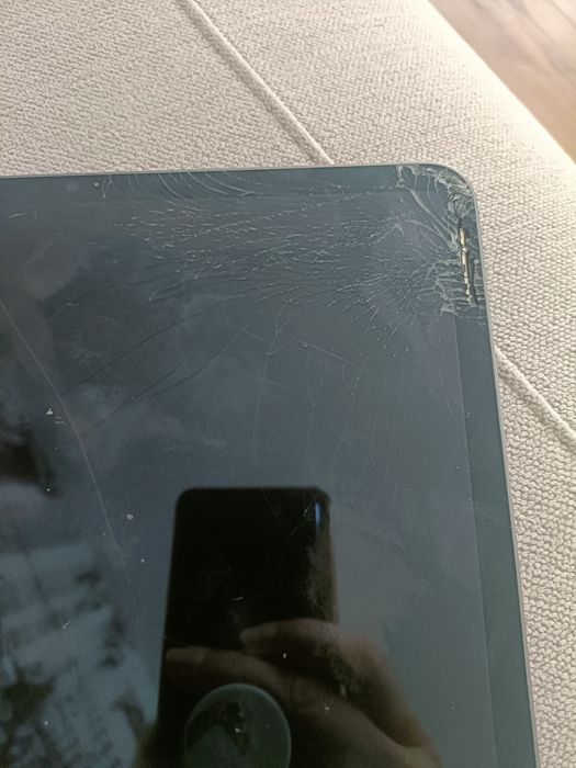 Apple iPad Pro 12,9" 5. generacji (M1) 128 GB Wi-Fi – sprawny, pęknięta szybka