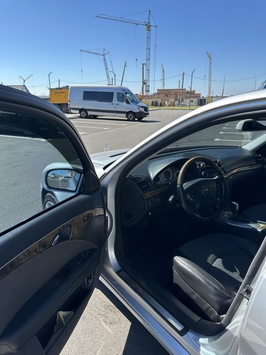 Продам авто Mercedes Benz W211