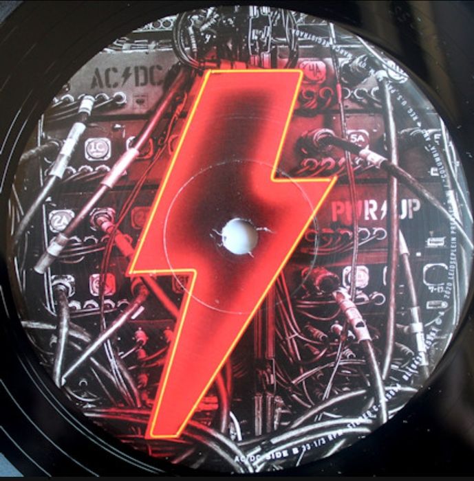 Виниловые пластинки - Metallica - Master Of Puppets и AC/DC - PWR/UP