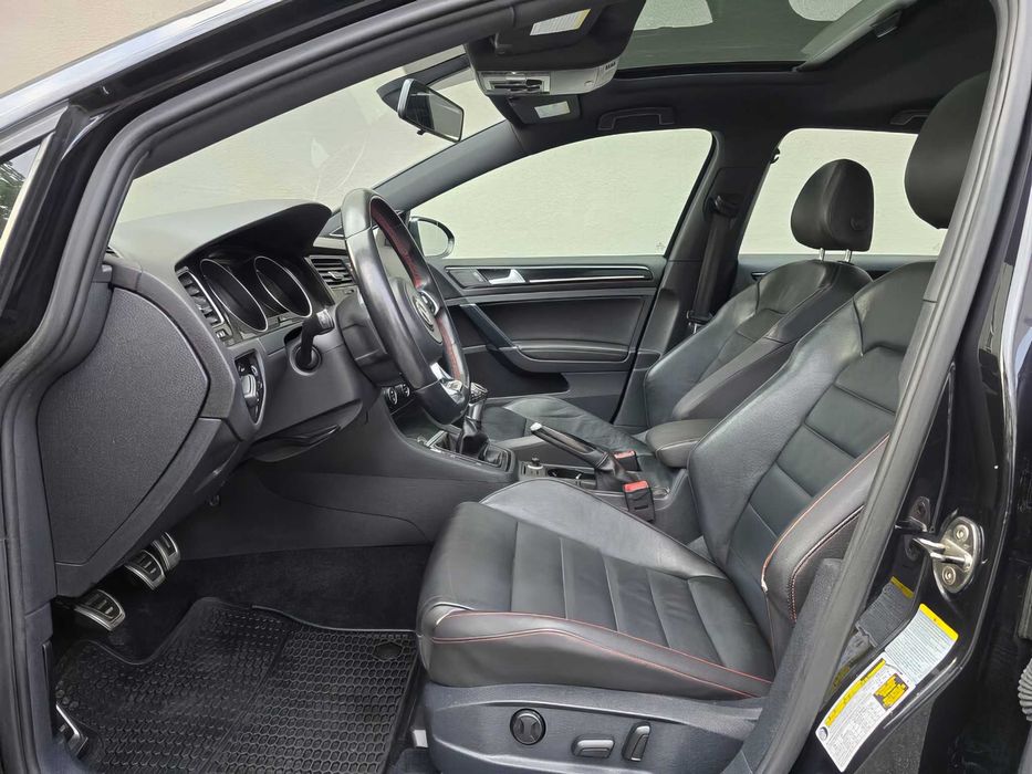 Volkswagen Golf GTI      2015