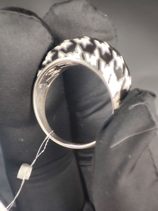 Каблучка Pied de Poule з емаллю від Roberto Bravo; р. 19