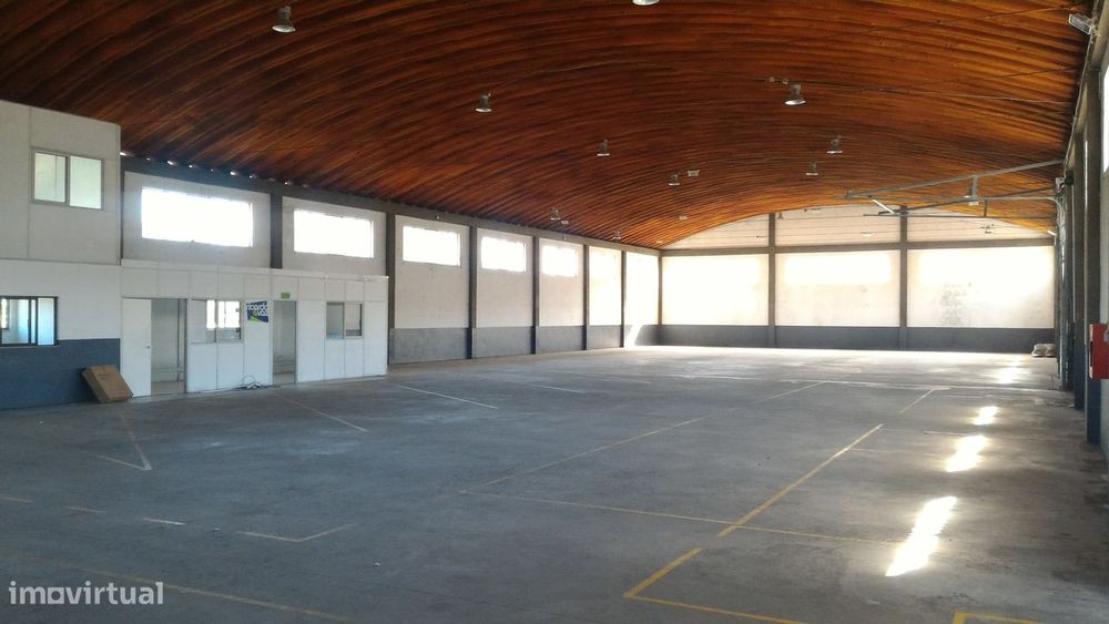 Arrendo Pavilhão 1000m2 em Celeirós, Braga