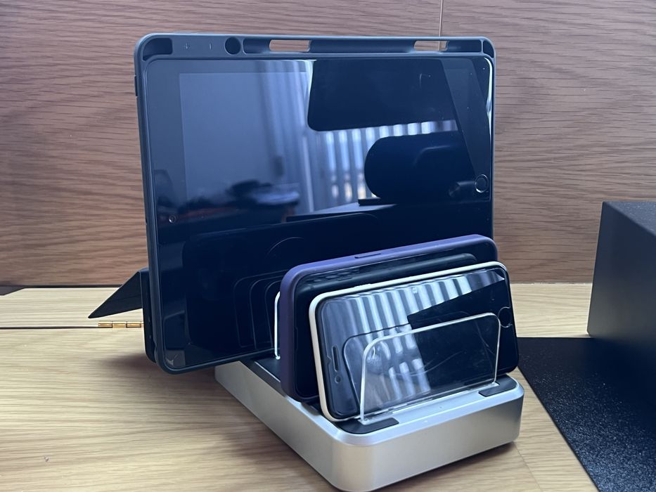 Carregador 6 portas para tablets e telemoveis, 3 USB-A + 3 USB-C