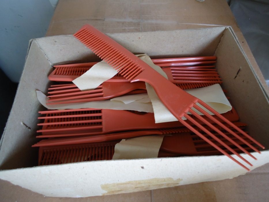 расческа пластиковая