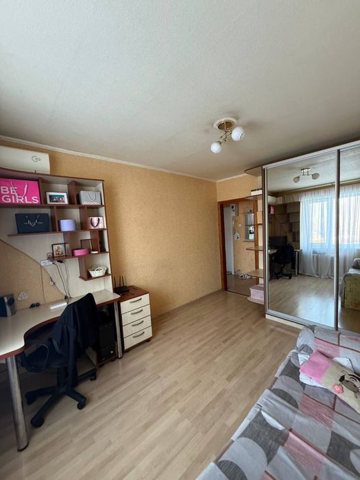 Продам 3к жм Парус