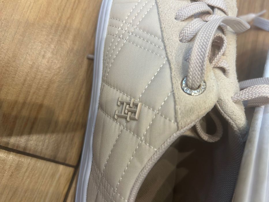 Snickersy Tommy Hilfiger beżowe