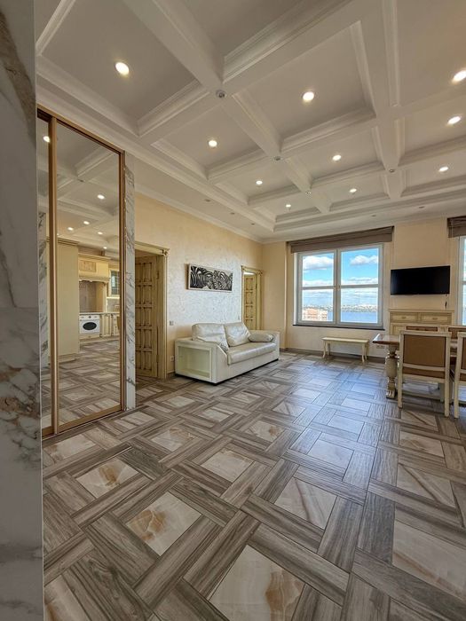 Квартира погодинно, подобово 3 кв у Центрі Тепла