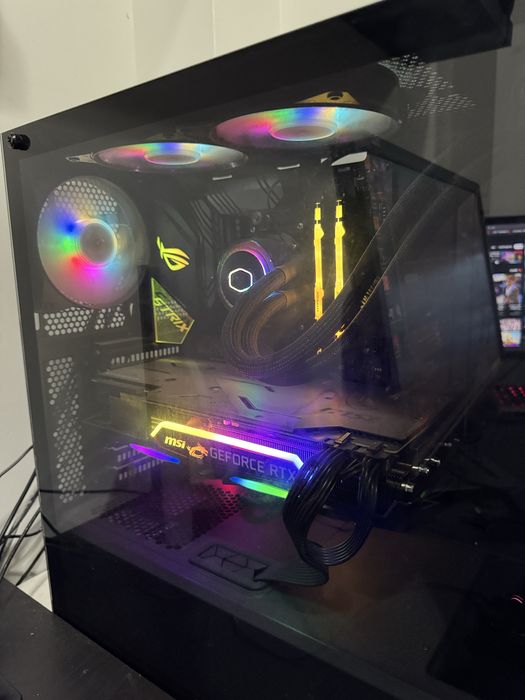 Computador gaming  com monitor