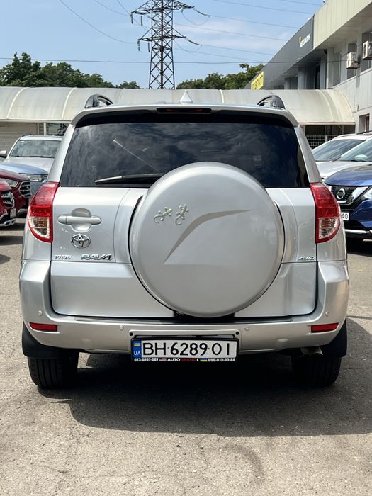Продам Toyota Rav4